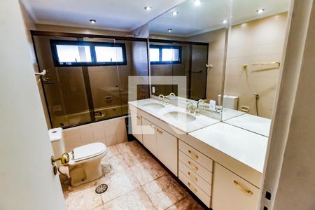 Apartamento para alugar com 259m², 5 quartos e 4 vagas Apartamento para alugar com 259m², 5 quartos e 4 vagasBanheiro da Suíte 2