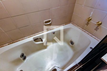 Apartamento para alugar com 259m², 5 quartos e 4 vagas Apartamento para alugar com 259m², 5 quartos e 4 vagasBanheiro da Suíte 2