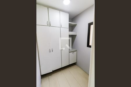 Apartamento para alugar com 259m², 5 quartos e 4 vagas Apartamento para alugar com 259m², 5 quartos e 4 vagasQuarto de Serviço 1