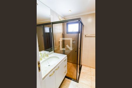 Apartamento para alugar com 259m², 5 quartos e 4 vagas Apartamento para alugar com 259m², 5 quartos e 4 vagasBanheiro da Suíte 1