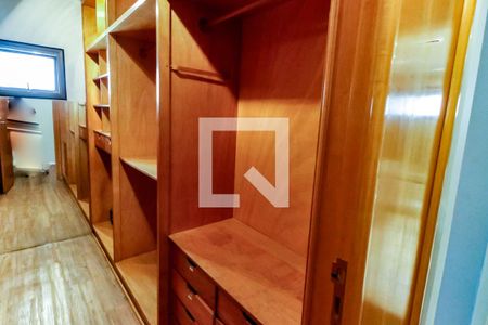 Apartamento para alugar com 259m², 5 quartos e 4 vagas Apartamento para alugar com 259m², 5 quartos e 4 vagasCloset da suíte 2