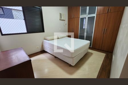 Suíte de apartamento para alugar com 3 quartos, 182m² em Gonzaga, Santos