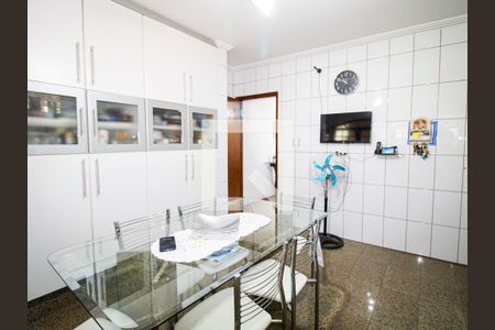 Cozinha de casa à venda com 3 quartos, 300m² em Vila Leonor, São Paulo