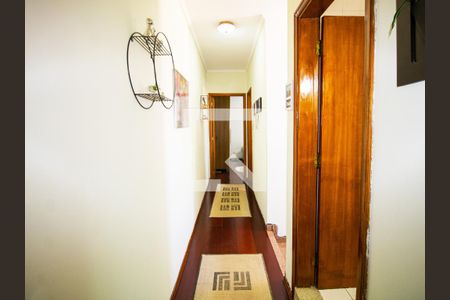Corredor de casa à venda com 3 quartos, 300m² em Vila Leonor, São Paulo
