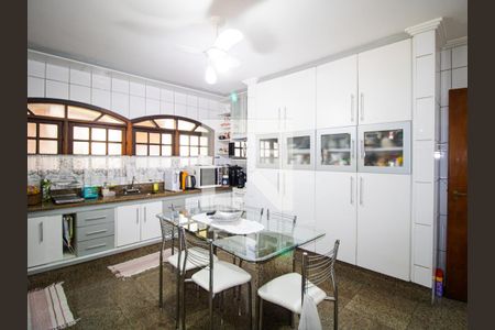 Cozinha de casa à venda com 3 quartos, 300m² em Vila Leonor, São Paulo