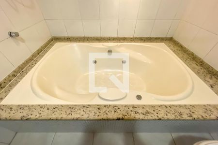 Casa à venda com 290m², 3 quartos e 3 vagasBanheiro da Suíte