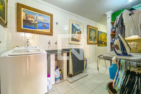 Casa à venda com 290m², 3 quartos e 3 vagasÁrea de Serviço