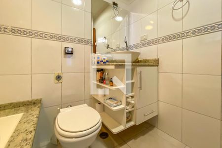 Casa à venda com 290m², 3 quartos e 3 vagasBanheiro da Suíte