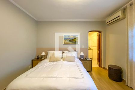 Casa à venda com 290m², 3 quartos e 3 vagasSuíte