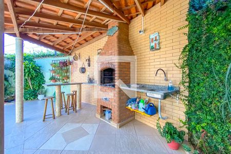 Casa à venda com 290m², 3 quartos e 3 vagasChurrasqueira