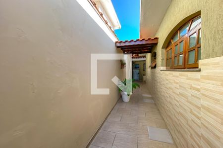 Casa à venda com 290m², 3 quartos e 3 vagasCorredor Lateral