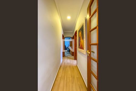 Casa à venda com 290m², 3 quartos e 3 vagasCorredor