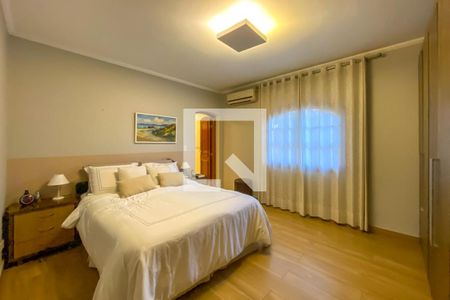 Casa à venda com 290m², 3 quartos e 3 vagasSuíte