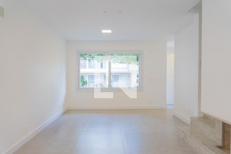 Sala de casa de condomínio à venda com 3 quartos, 155m² em Vila Nova, Porto Alegre