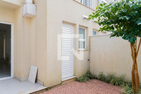 Casa de condomínio à venda com 155m², 3 quartos e 2 vagas Casa de condomínio à venda com 155m², 3 quartos e 2 vagasQuintal