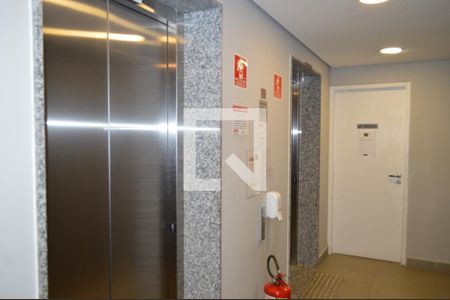 Apartamento para alugar com 33m², 1 quarto e sem vagaElevadores