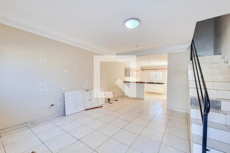Sala de casa de condomínio para alugar com 3 quartos, 100m² em Residencial Ana Maria, São José dos Campos