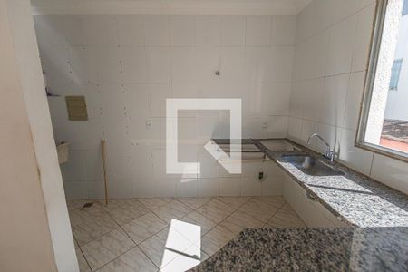 Cozinha de apartamento à venda com 2 quartos, 65m² em Santa Monica, Belo Horizonte