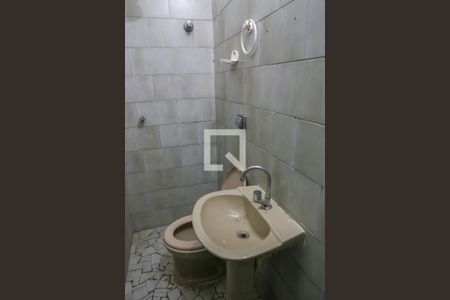 Banheiro de apartamento para alugar com 1 quarto, 45m² em Bom Retiro, São Paulo