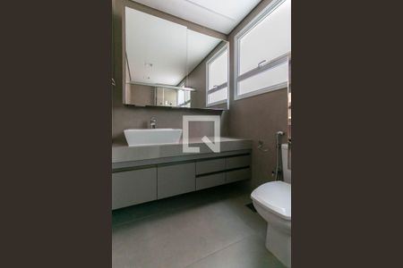 Banheiro de apartamento para alugar com 1 quarto, 63m² em Lourdes, Belo Horizonte