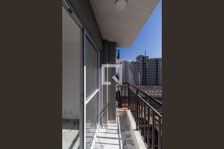 Varanda Sala e Cozinha Integrada  de apartamento para alugar com 2 quartos, 38m² em Vila Ré, São Paulo