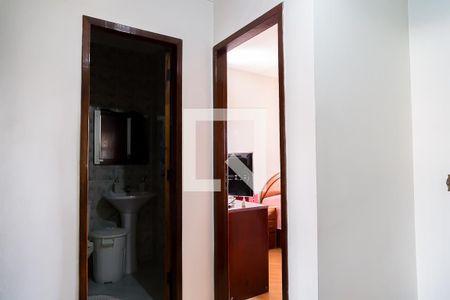 Casa à venda com 95m², 3 quartos e 2 vagasCorredor