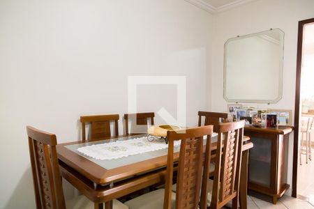 Sala de casa à venda com 3 quartos, 95m² em Vila Alexandria, São Paulo