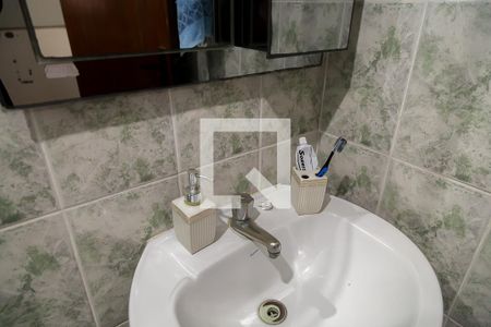 Casa à venda com 95m², 3 quartos e 2 vagasBanheiro Social - Pia