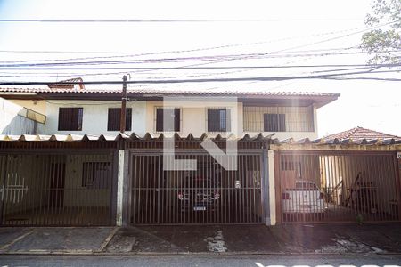 Casa à venda com 95m², 3 quartos e 2 vagasFachada