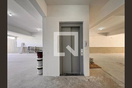 Apartamento à venda com 94m², 2 quartos e 1 vaga Apartamento à venda com 94m², 2 quartos e 1 vagaGaragem