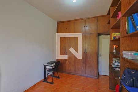 Casa à venda com 3 quartos, 200m² em Santa Efigênia, Belo Horizonte