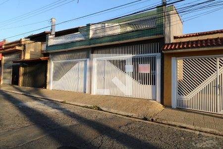 Casa à venda com 142m², 3 quartos e 2 vagasFachada