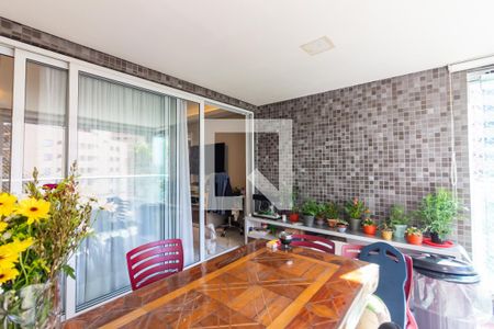 Apartamento à venda com 113m², 3 quartos e 3 vagas Apartamento à venda com 113m², 3 quartos e 3 vagasVaranda gourmet