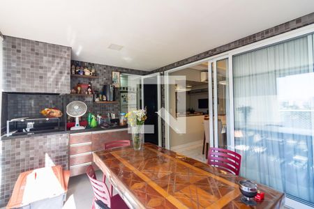 Apartamento à venda com 113m², 3 quartos e 3 vagas Apartamento à venda com 113m², 3 quartos e 3 vagasVaranda gourmet