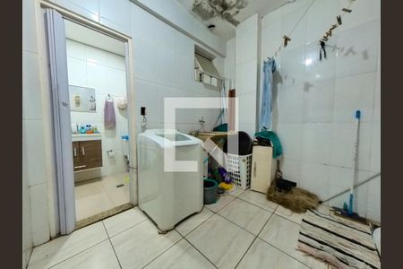 Casa à venda com 200m², 3 quartos e 2 vagas Casa à venda com 200m², 3 quartos e 2 vagasLavanderia
