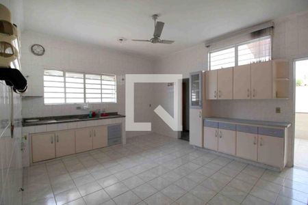 Casa para alugar com 343m², 5 quartos e 8 vagasCozinha