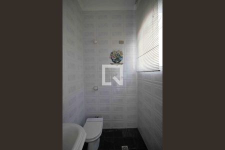 Casa para alugar com 343m², 5 quartos e 8 vagasBanheiro