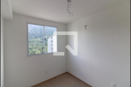 Quarto 2 de apartamento para alugar com 2 quartos, 44m² em Camorim, Rio de Janeiro