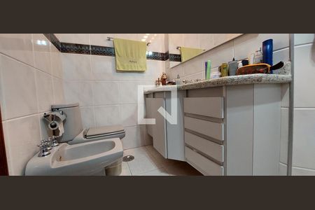 Apartamento à venda com 170m², 3 quartos e 3 vagasBanheiro Quarto 1 suíte