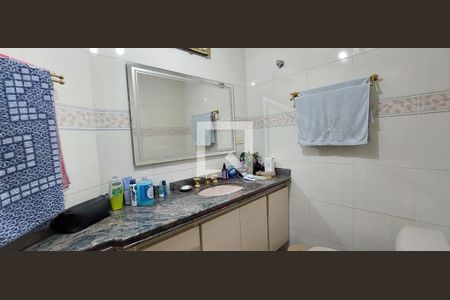 Apartamento à venda com 170m², 3 quartos e 3 vagasBanheiro Quarto 2 suíte