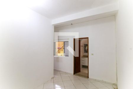 Quarto 1 de casa para alugar com 2 quartos, 40m² em Parque Arariba, São Paulo