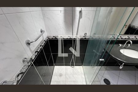 Apartamento à venda com 102m², 2 quartos e 1 vaga Apartamento à venda com 102m², 2 quartos e 1 vagaBanheiro