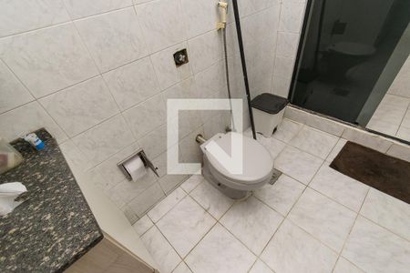 Apartamento à venda com 65m², 2 quartos e sem vaga Apartamento à venda com 65m², 2 quartos e sem vagaBanheiro