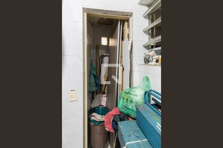 Apartamento à venda com 65m², 2 quartos e sem vaga Apartamento à venda com 65m², 2 quartos e sem vagaBanheiro de Serviço