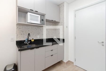 Cozinha de apartamento para alugar com 1 quarto, 32m² em Campo Belo, São Paulo