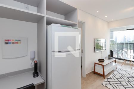 Sala/Cozinha de apartamento para alugar com 1 quarto, 32m² em Campo Belo, São Paulo