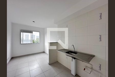 Cozinha de apartamento para alugar com 1 quarto, 25m² em Jardim Mirante, São Paulo