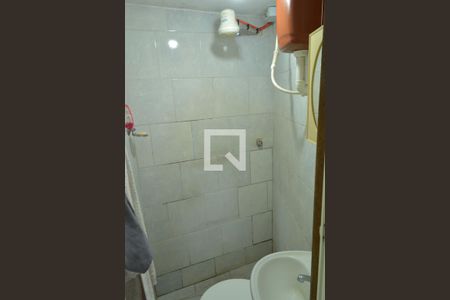 Casa à venda com 72m², 2 quartos e 2 vagasBanheiro da churrasqueira 