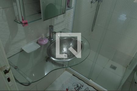 Banheiro  de casa para alugar com 2 quartos, 72m² em Curicica, Rio de Janeiro