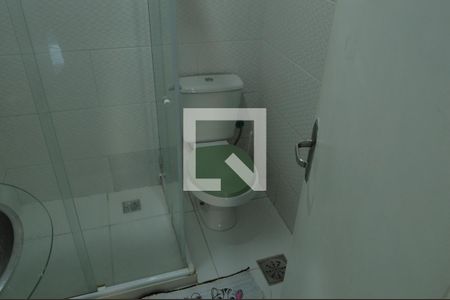 Banheiro de casa à venda com 2 quartos, 72m² em Curicica, Rio de Janeiro